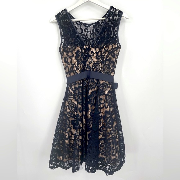 Betsy & Adam Cocktail Dress Sleeveless Formal Lace Navy Blue Dress Size 4 - Picture 4 of 9